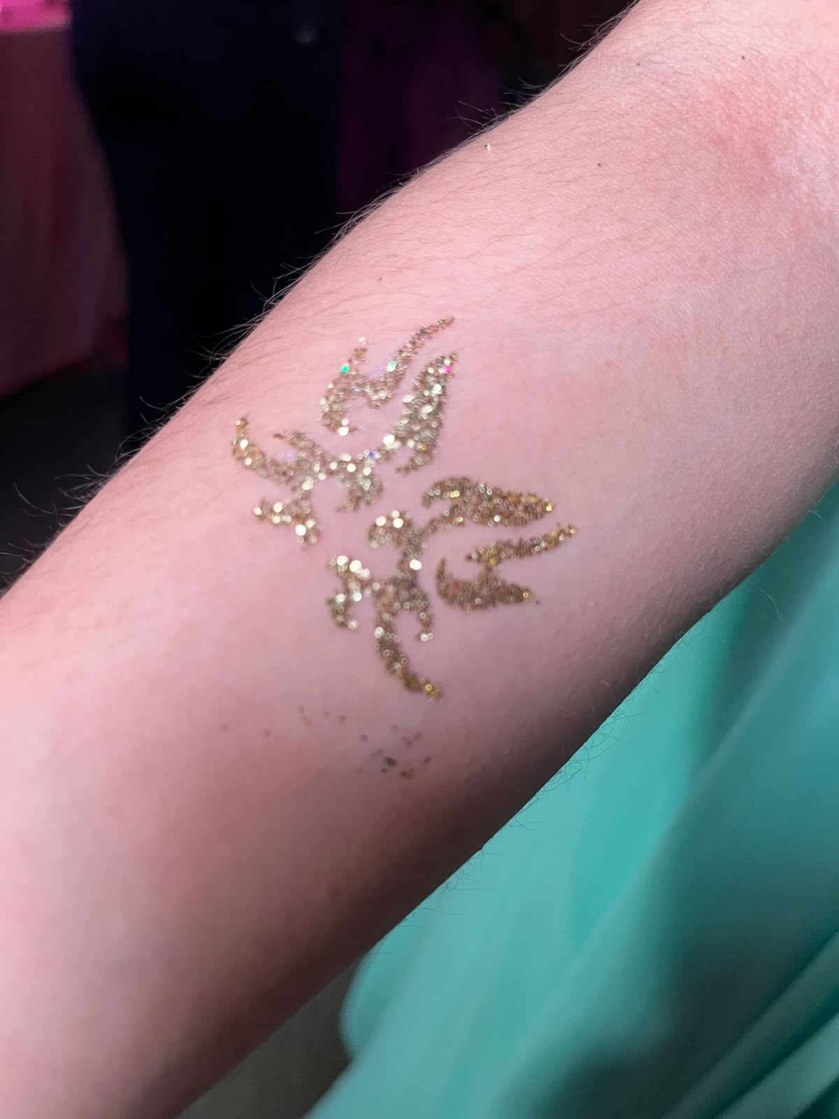 Glitter Bar — tatuajes y brillo en celebración