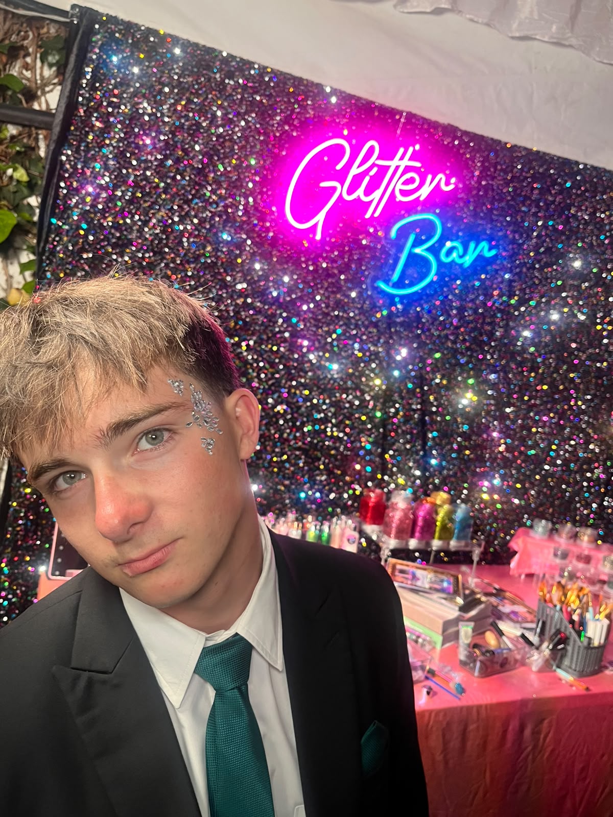 Glitter Bar — maquillaje con brillos en evento